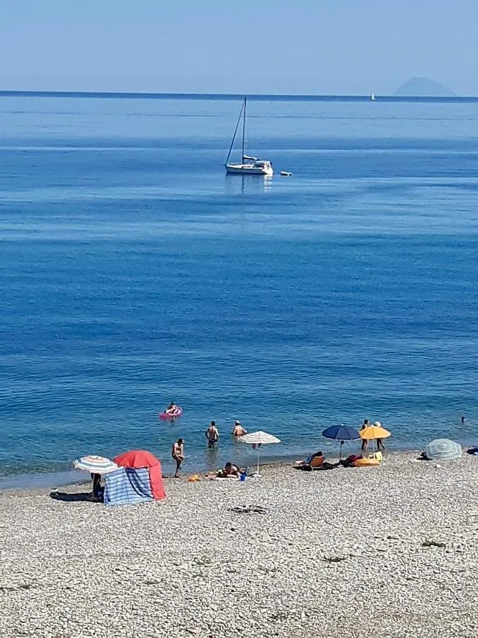 Apartment Window On The Sea Santo Stefano di Camastra