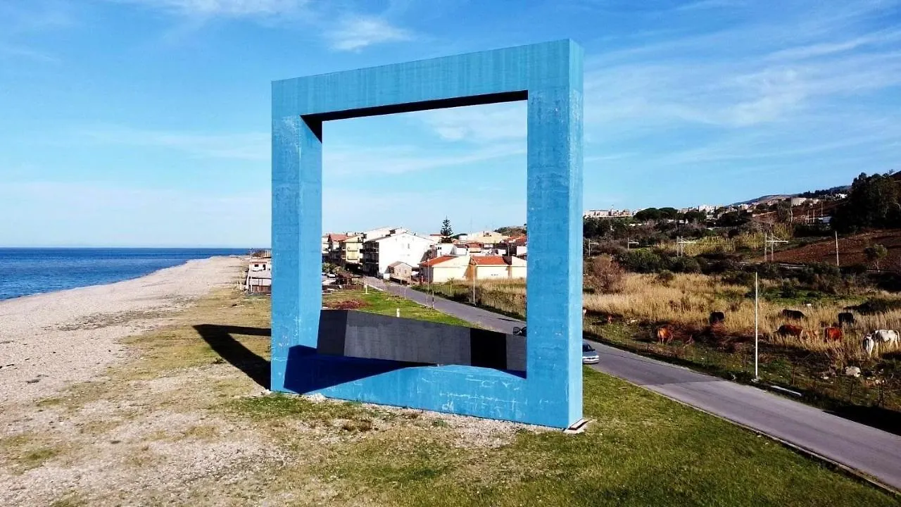 Apartment Window On The Sea Santo Stefano di Camastra